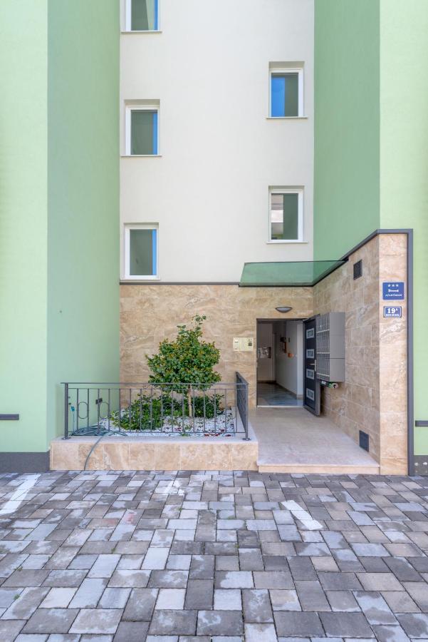 Searenity Apartment สปลิท ภายนอก รูปภาพ